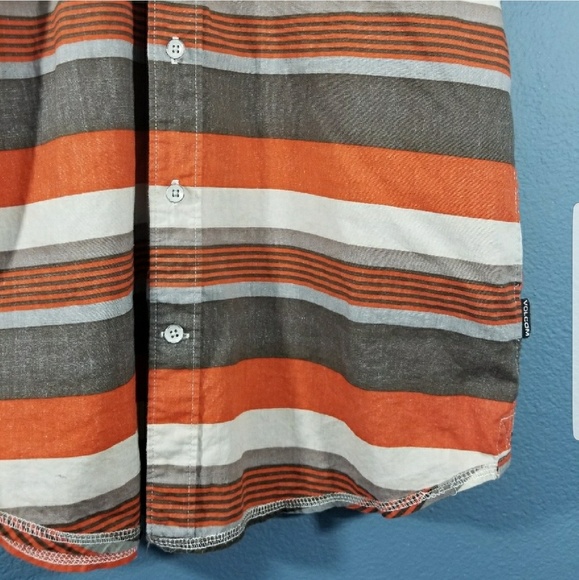 Volcom Button Up - Picture 3 of 5
